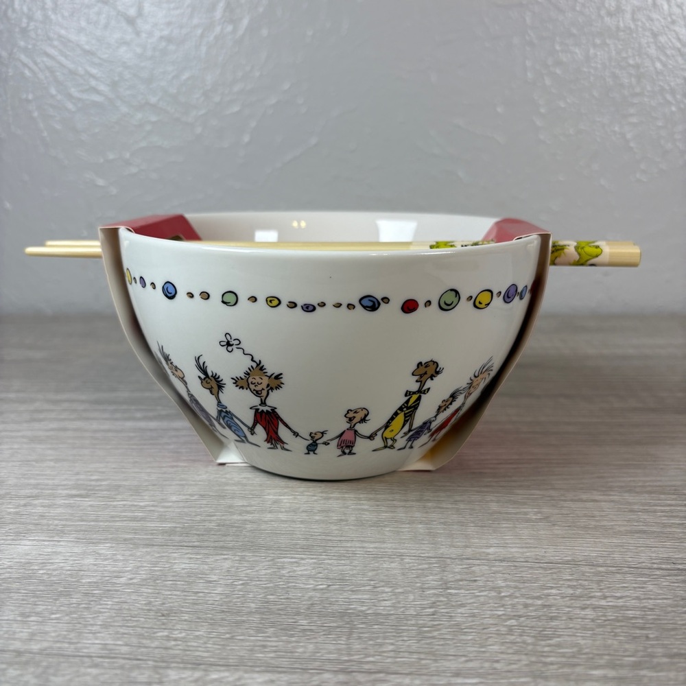 Dr Seuss Grinch Who-ville RAMEN Noodle BOWL  6” Wood Chopsticks 20 Oz Bowl NEW